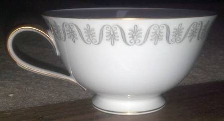 2583 Footed Cup