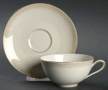 2925 (Coupe) Flat Cup & Saucer Set