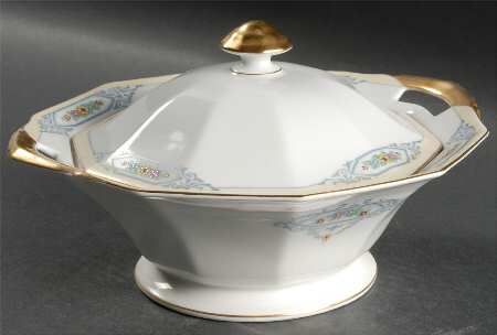 Tremont Round Covered Vegetable