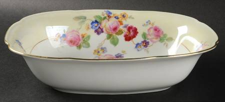 The Wilton 9" Oval Vegetable Bowl