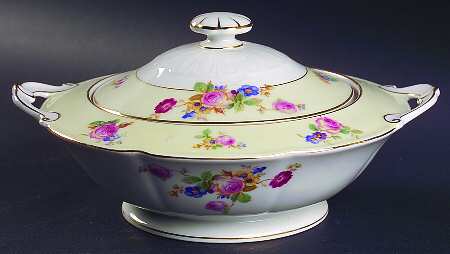 The Wilton Round Covered Vegetable