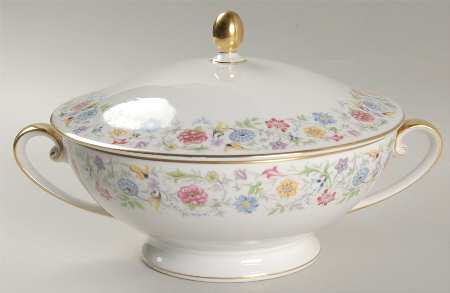 Williamsburg Round Covered Vegetable