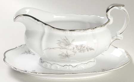 Cotillion Gravy Boat with Attached Underplate