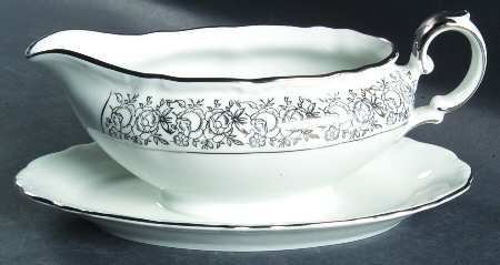 Tuxedo Gravy Boat with Attached Underplate