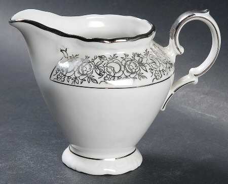 Tuxedo Creamer