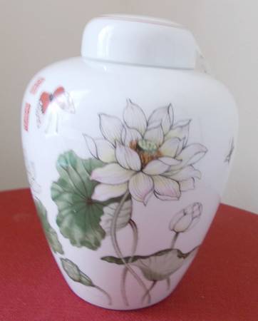 Lotus Small Ginger Jar & Lid