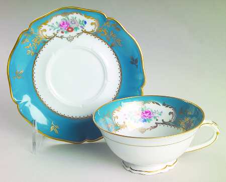 Duplessis Footed Cup & Saucer Set