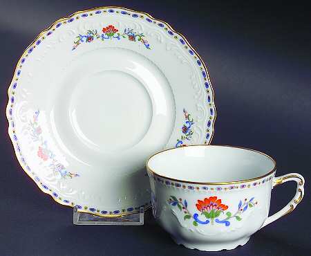 Persan Rouge Flat Cup & Saucer Set