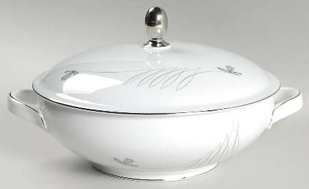 Caprice Round Covered Vegetable