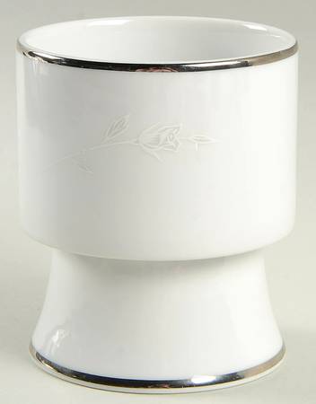 Eternal Rose Pillar Candleholder