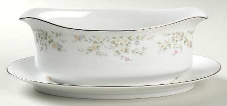 Heather Gravy Boat with Attached Underplate