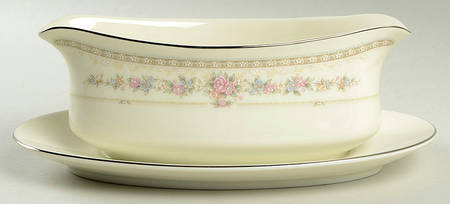 Lorraine Gravy Boat with Attached Underplate