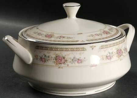 Lorraine Round Covered Vegetable