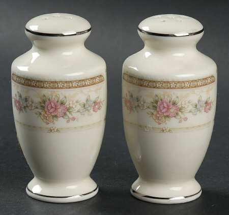 Lorraine Salt & Pepper Set