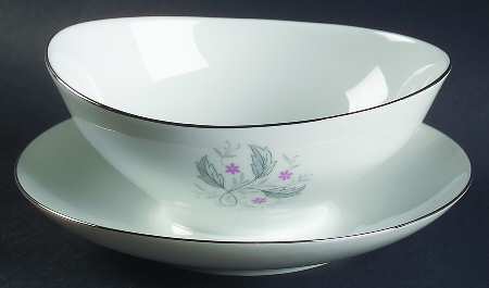 Medley Gravy Boat with Attached Underplate