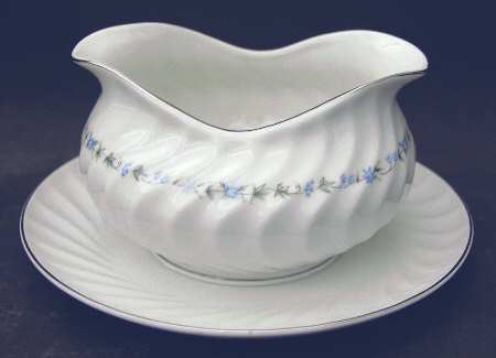 Summer Ivy Gravy Boat with Attached Underplate