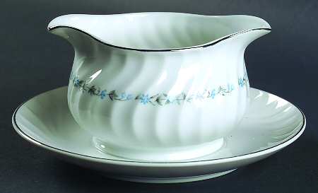 Summer Ivy Gravy Boat with Attached Underplate