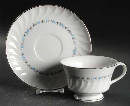 Summer Ivy Footed Cup & Saucer Set