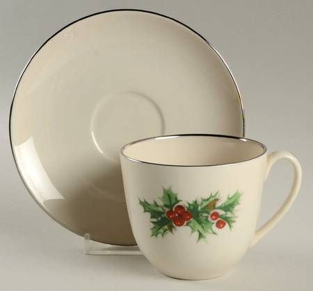 TRI2 Flat Cup & Saucer Set by Triomphe