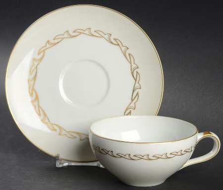 Classic Flat Cup & Saucer Set