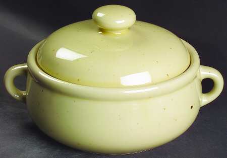 Galaxy Wheatstone 2 Qt Round Covered Casserole