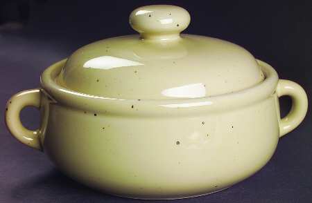 Galaxy Wheatstone 3 Quart Round Covered Casserole