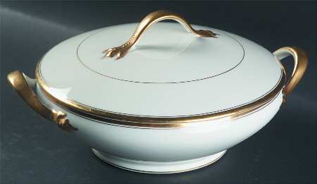 5649 Round Covered Vegetable