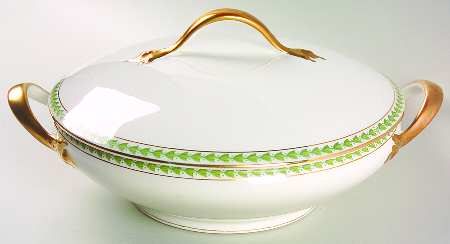 5856 Round Covered Vegetable