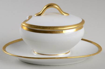 5886 Gravy Boat w/Attached Underplate & Lid