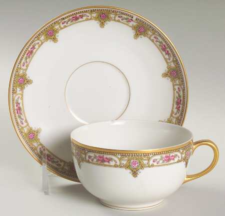 6892 Flat Cup & Saucer Set by Tressemanes & Vogt