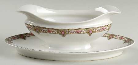 6892 Gravy Boat with Attached Underplate