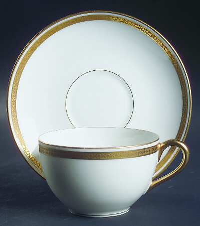 9198 Flat Cup & Saucer Set by Tressemanes & Vogt