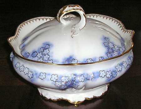 TRV103 Round Covered Butter with Strainer