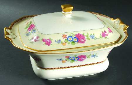 TRV147 Rectangular Covered Vegetable by Tressemanes & Vogt