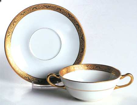 TRV15 Flat Cream Soup Bowl & Saucer Set by Tressemanes & Vogt