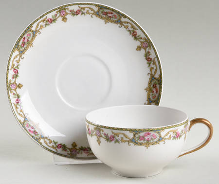 TRV38 Flat Cup & Saucer Set
