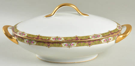 TRV4 Oval Covered Vegetable by Tressemanes & Vogt