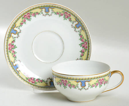 Flat Cup & Saucer Set
