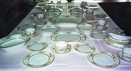 TRV95 Footed Cup & Saucer Set