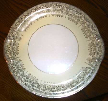 1806 Handled Cake Plate