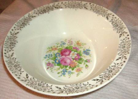 1875 1-2 9" Round Vegetable Bowl