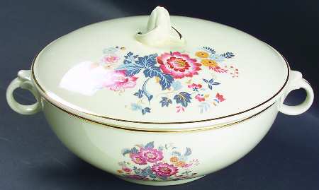 1915 Round Covered Vegetable