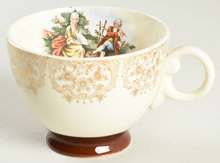 2176 Maroon Footed Cup
