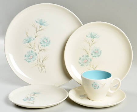 Boutonniere 40 Piece Estate Set