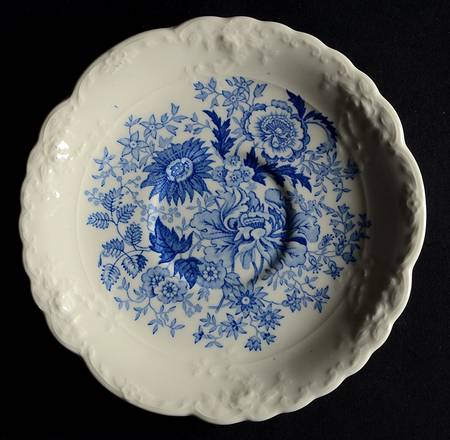 Center Bouquet Blue (Fairway Shape) Saucer