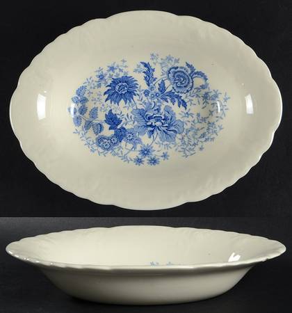 Center Bouquet Blue (Fairway Shape) 9" Oval Vegetable Bowl