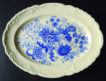 Center Bouquet Blue (Fairway Shape) 11" Oval Serving Platter