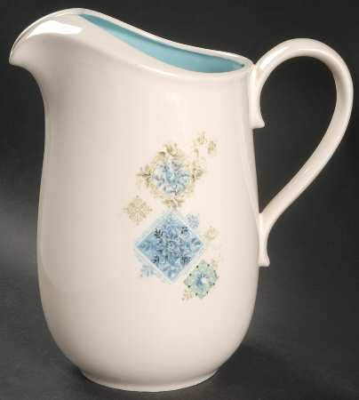 Fabrique 64 Oz Pitcher