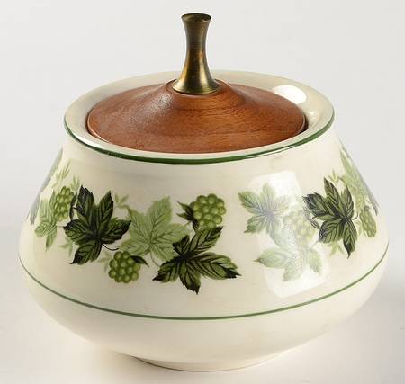 Greenbriar Sugar Bowl & Lid