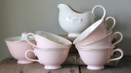 TST104 Footed Cup